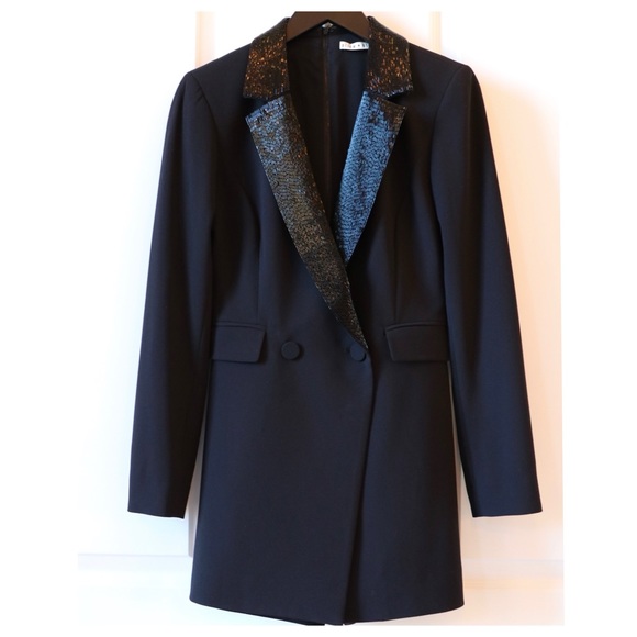 ALICE + OLIVIA Kyrie Beaded Collar Tuxedo Romper - Picture 10 of 11